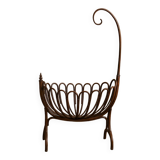 Berceau ancien en rotin cintré – modèle fleur – avec flèche pour voile