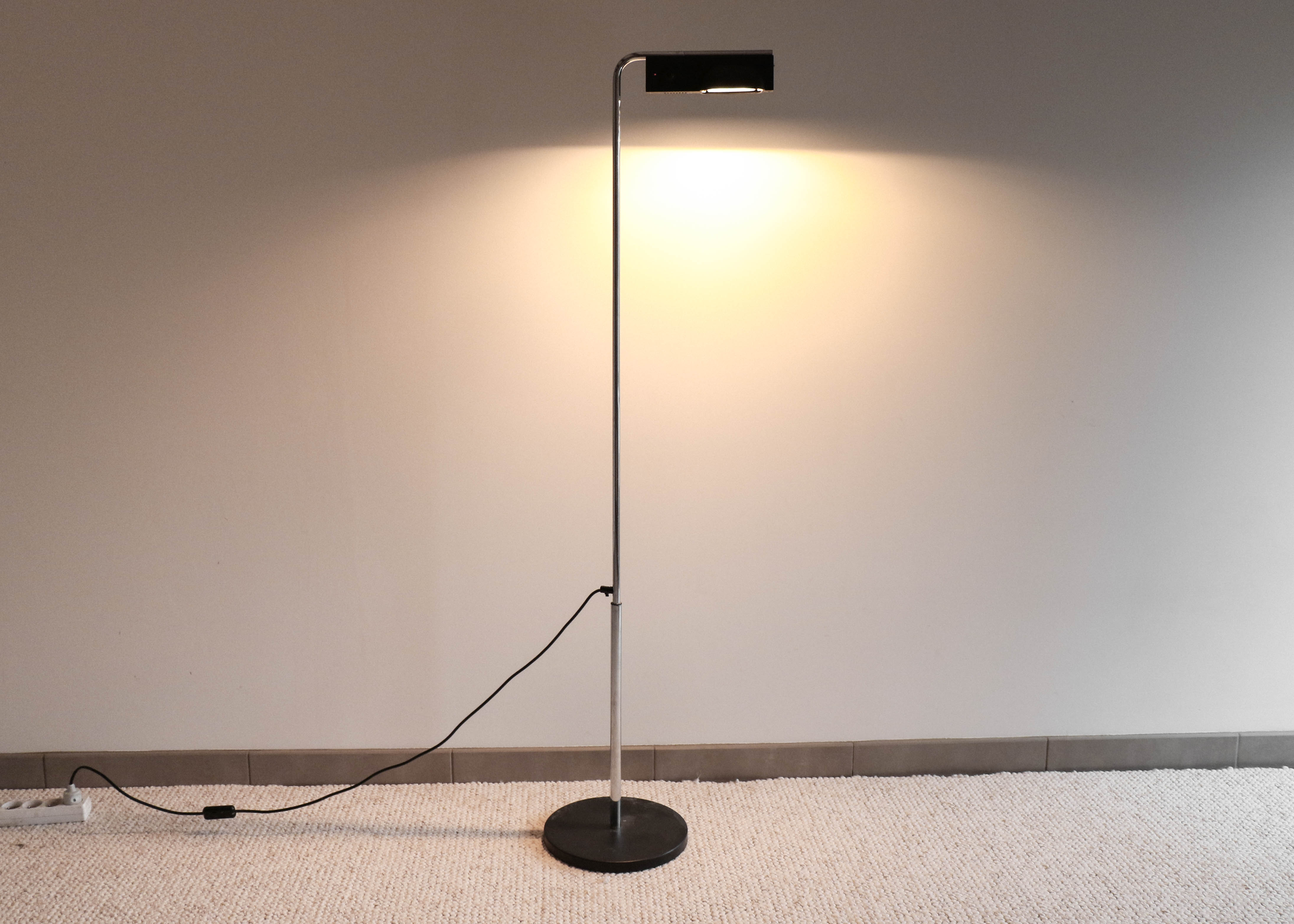 Ernesto Gismondi, Camera Terra lamppost, Artemide, 1980s