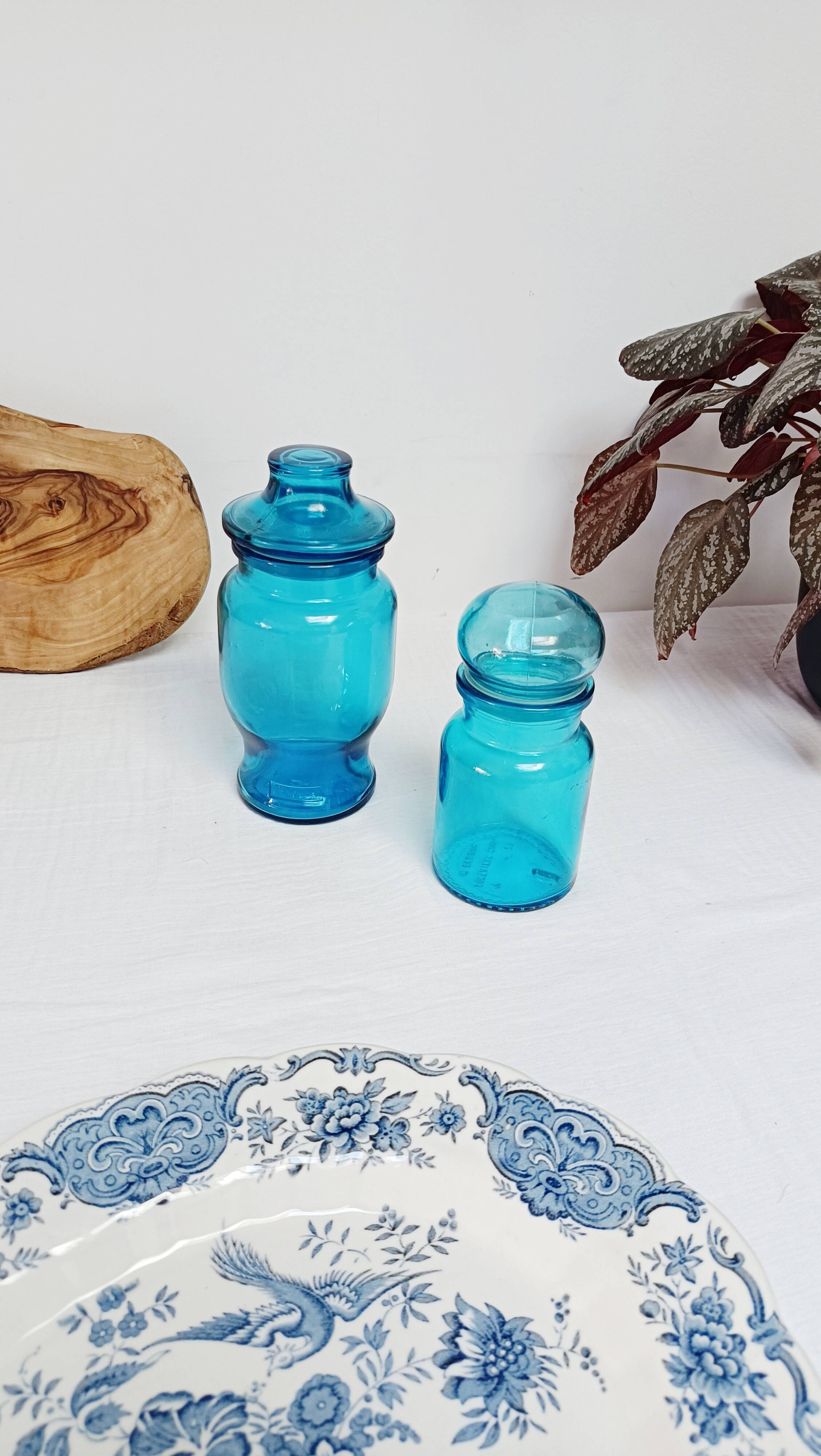 Set of 2 blue glass apothecary jars