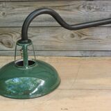 Enamelled swan collar lamp