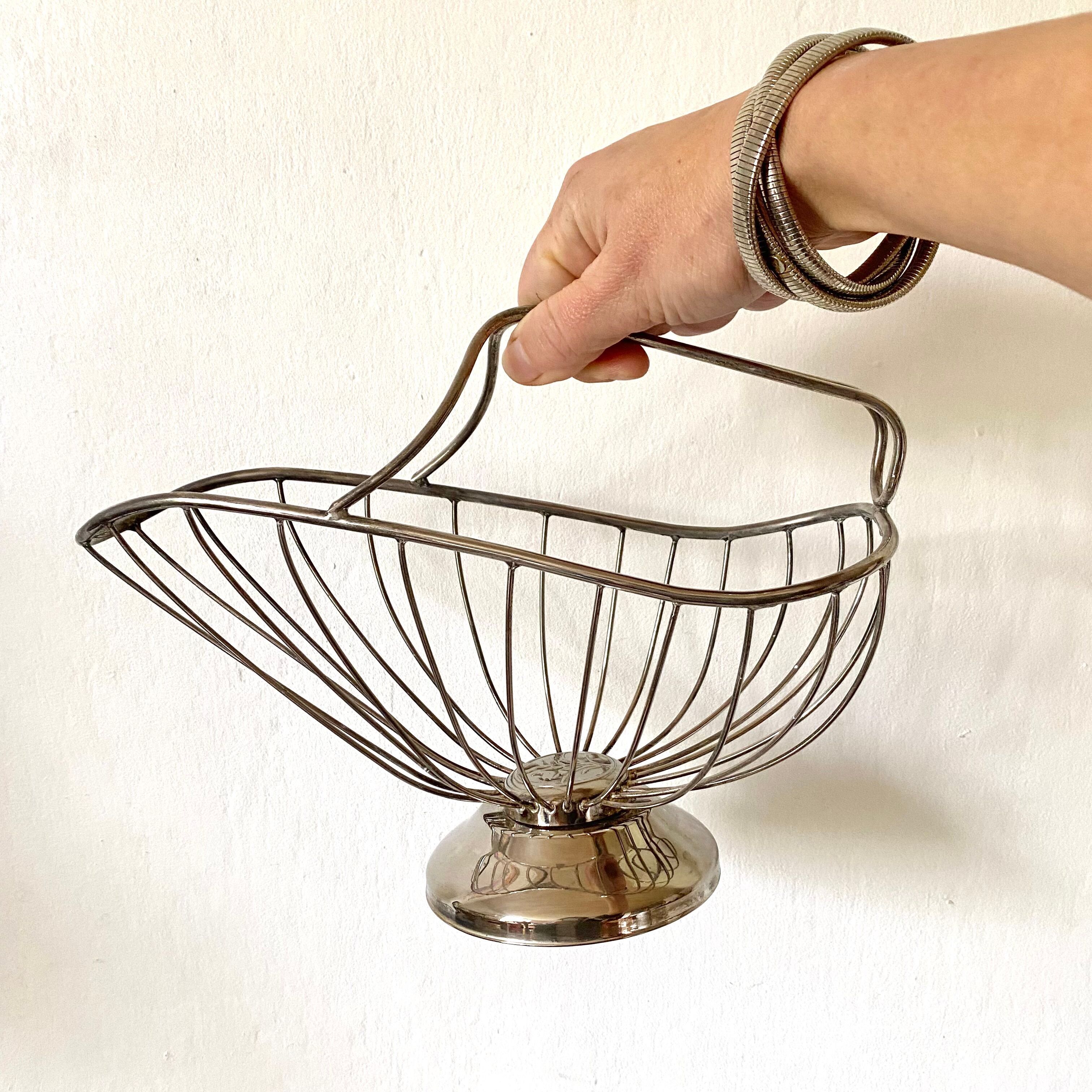 Silver metal bottle holder