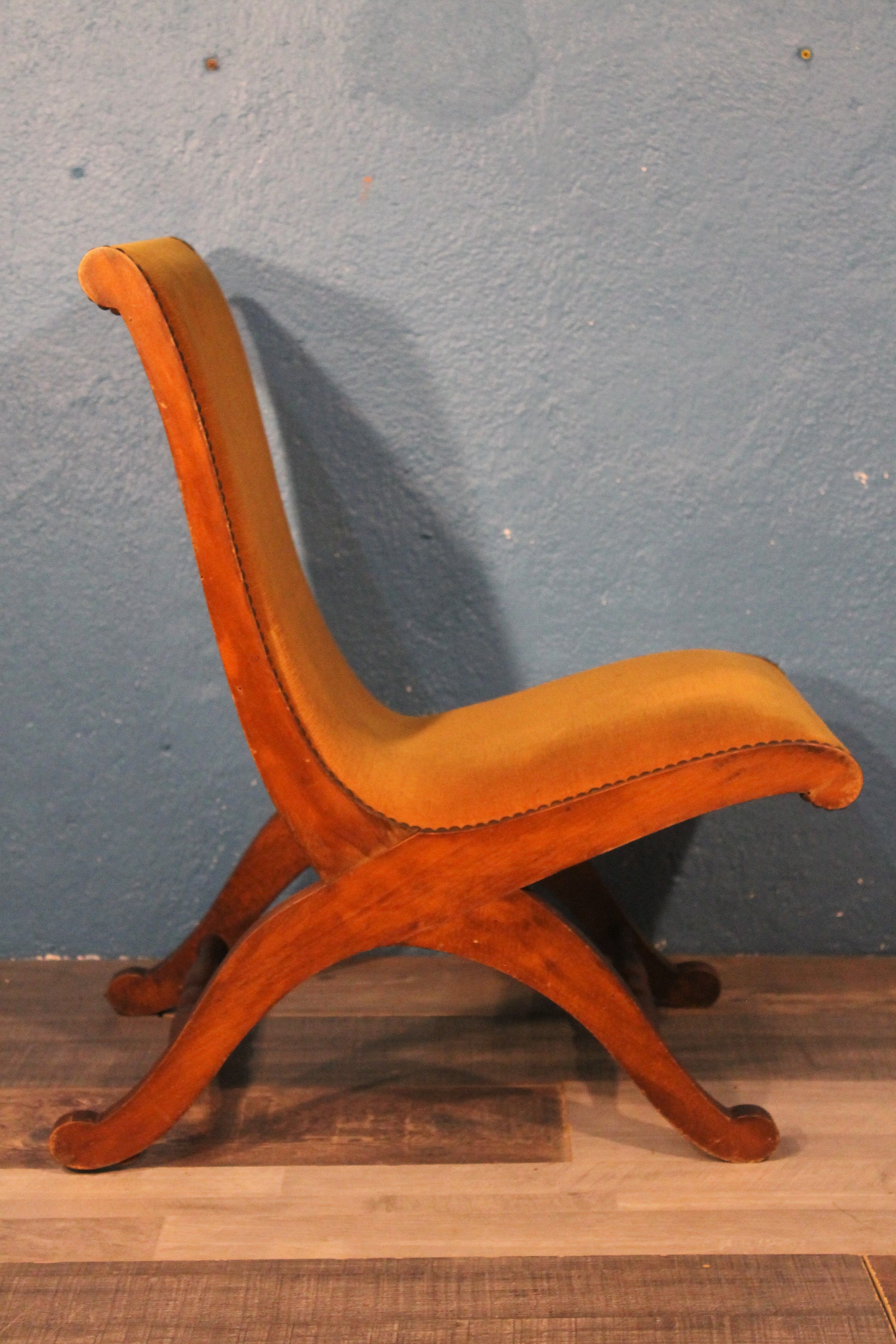Paire de fauteuils chauffeuses vintage