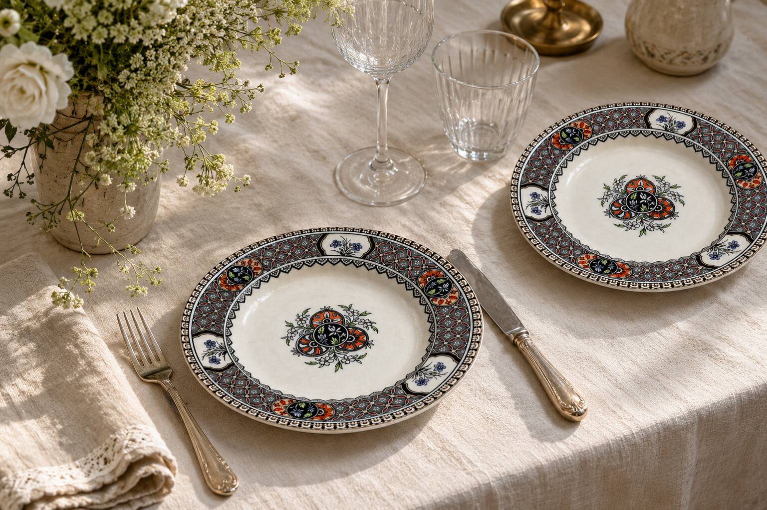 Pair of Royal Doulton plates 20.5 cm English earthenware Imari decoration 19th century