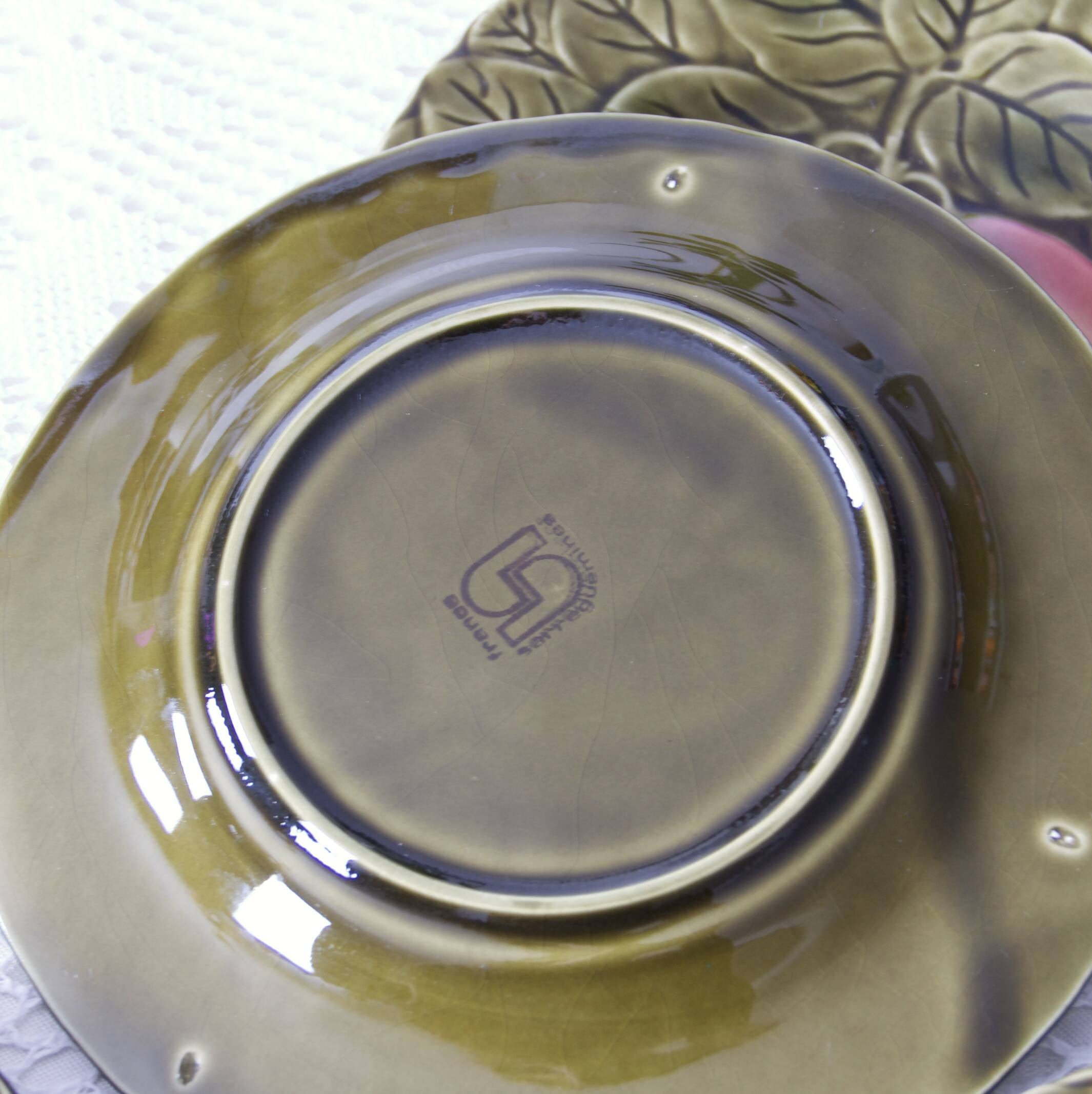 6 Sarreguemines slip plates, green model