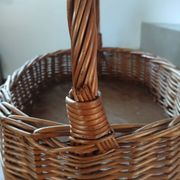 Panier porte bouteilles ancien en rotin