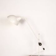 Lampe de bureau inclinable en métal blanc 1960.