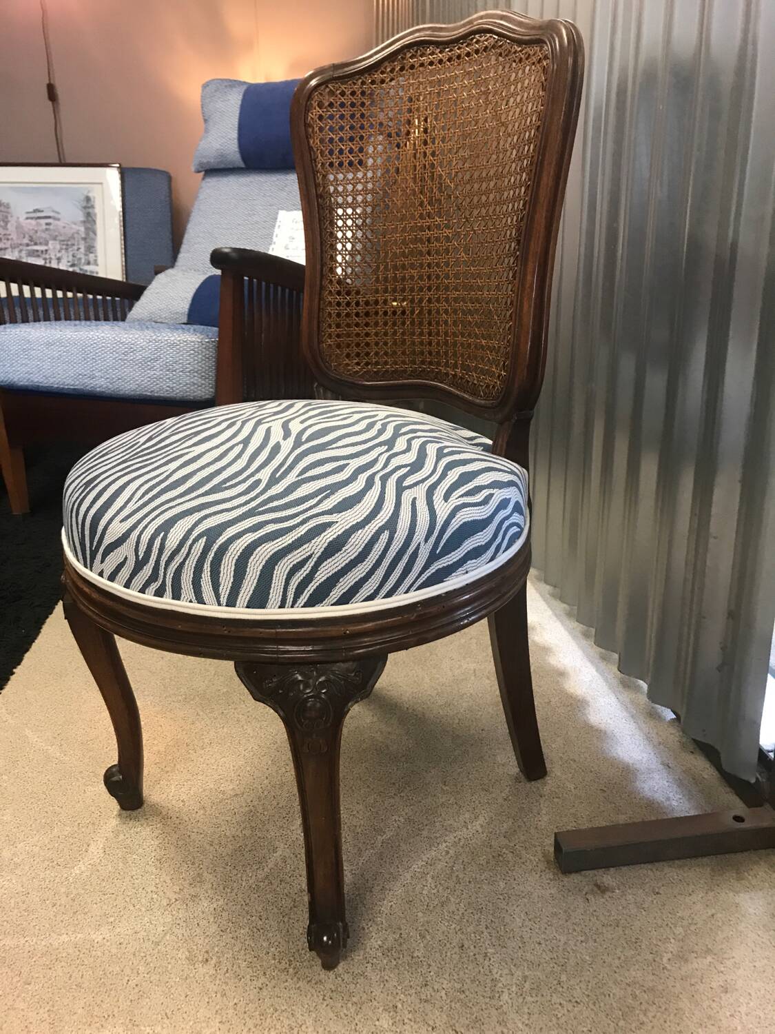Flying chair in Louis XV style, cane backrest, perfect seat.