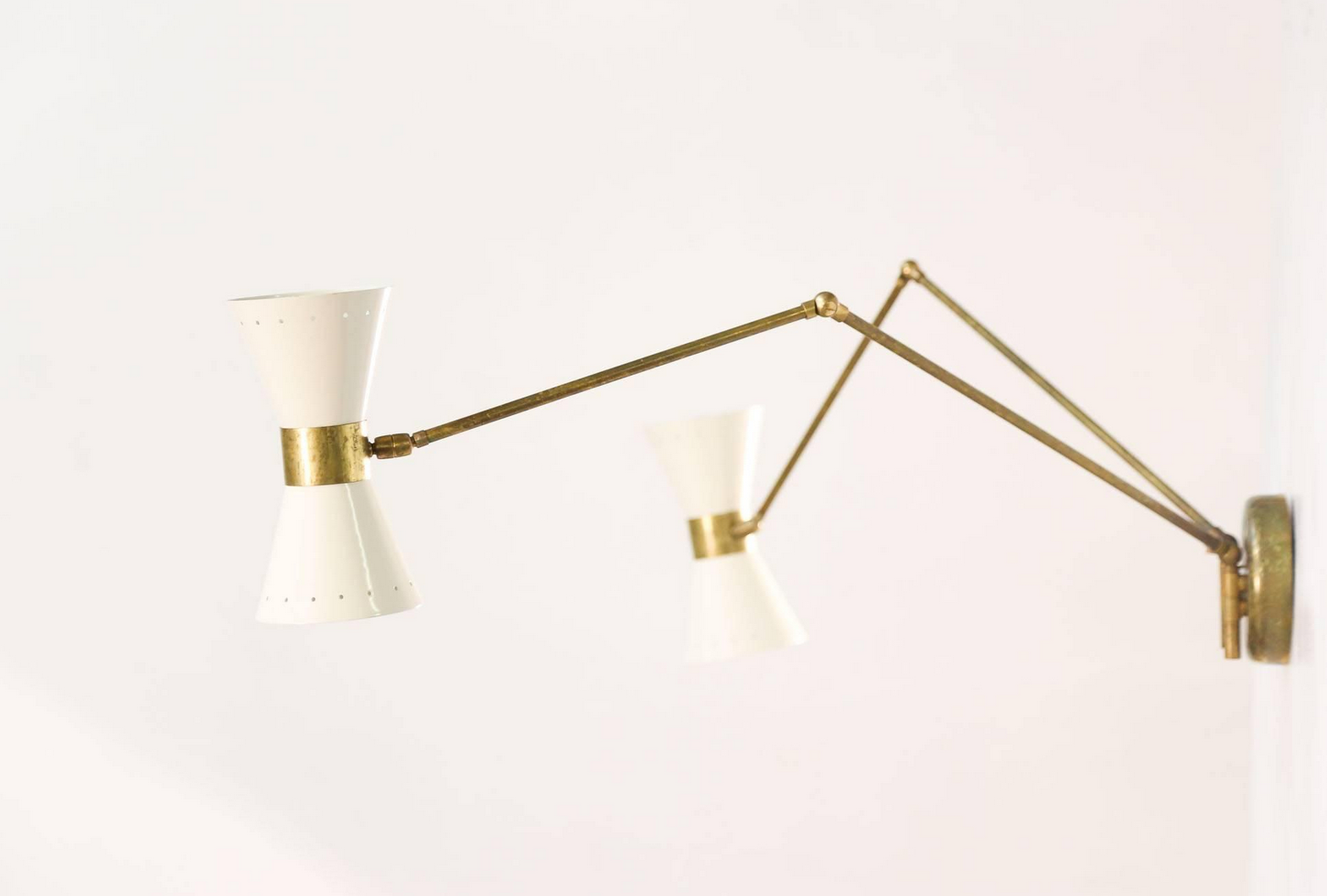 Wall lamp in the style of Italian creations of the 50s