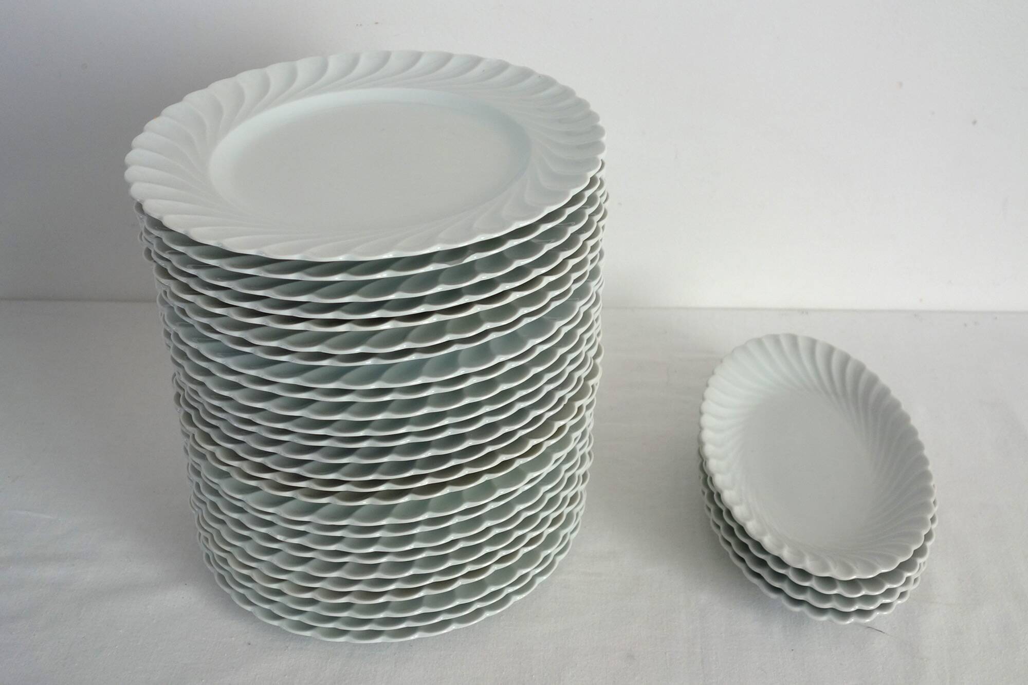 Set of 8 white twisted porcelain dinner plates Limoges Haviland