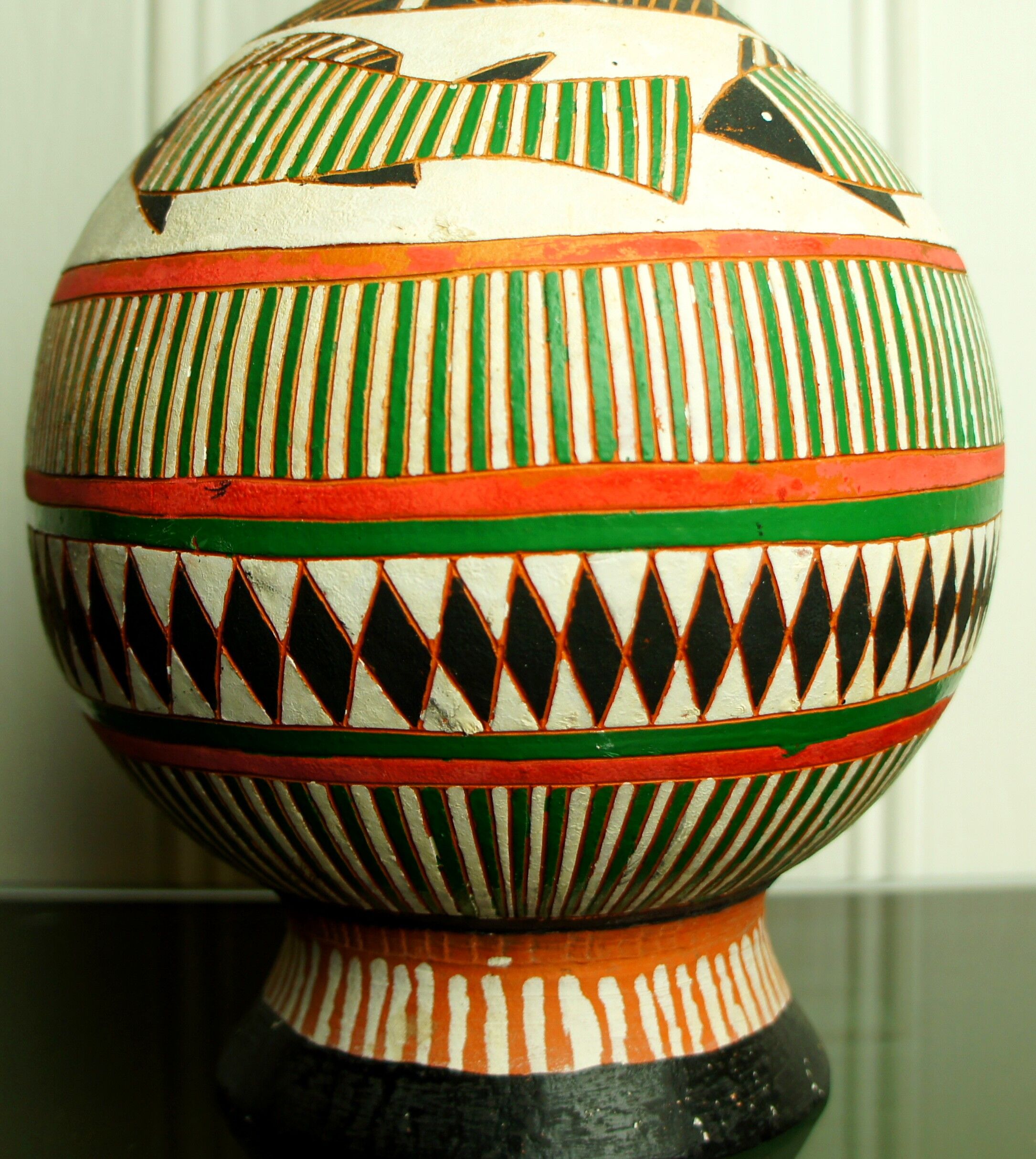 Painted terracotta jar "Ball"