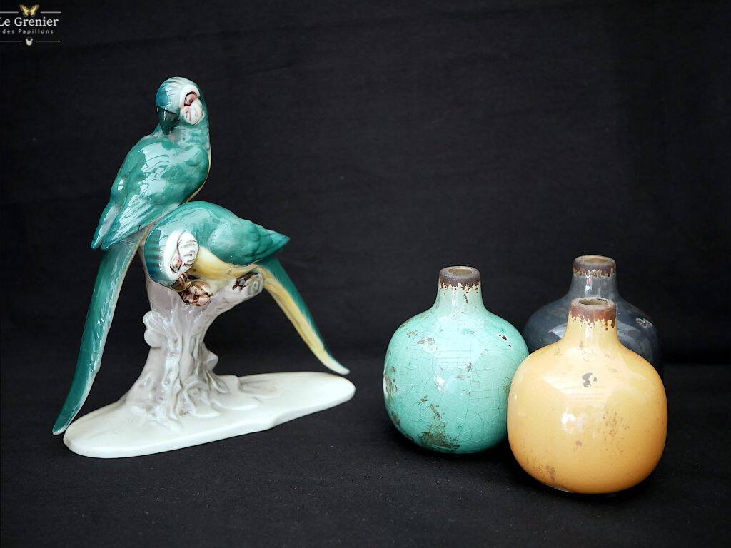 Figurine en faïence, une paire de perroquets en porcelaine allemande