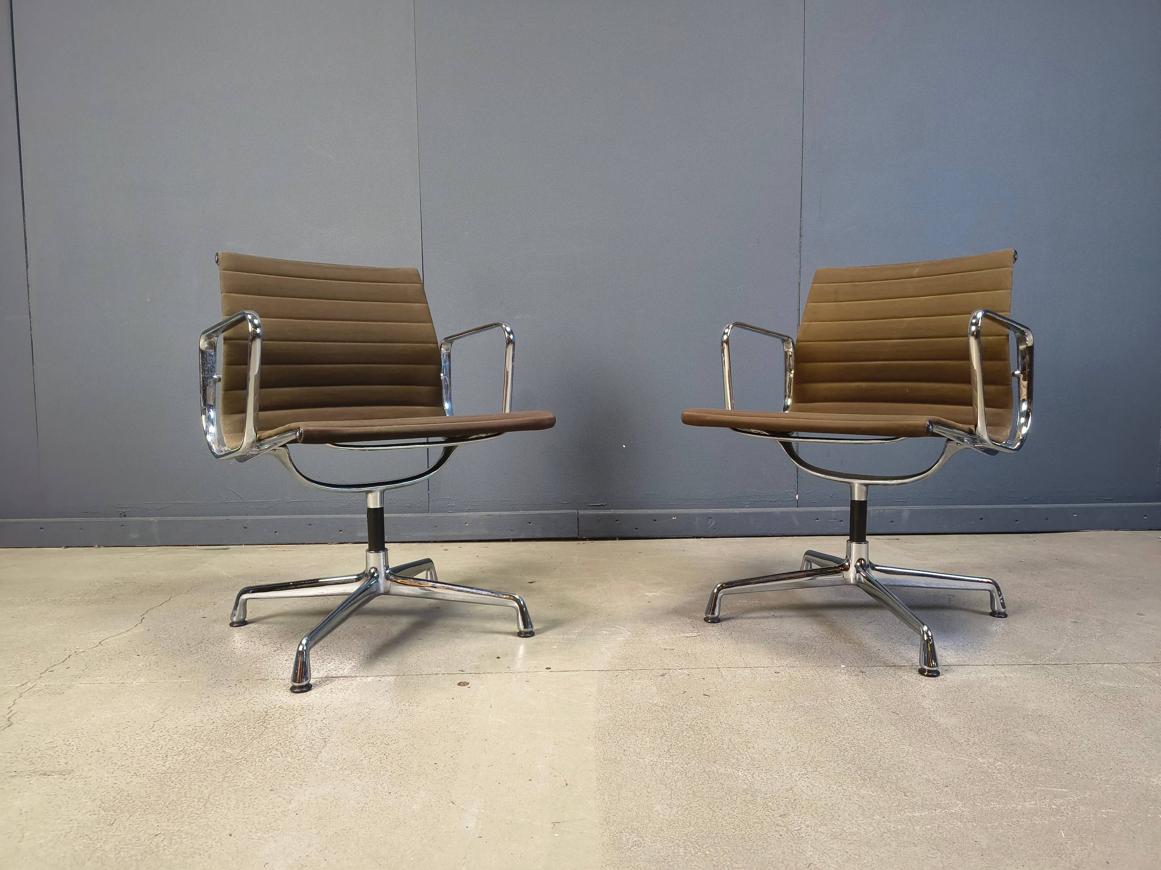Pair of vintage Eames for Herman Miller EA108 alu range office/desk chairs, 1980
