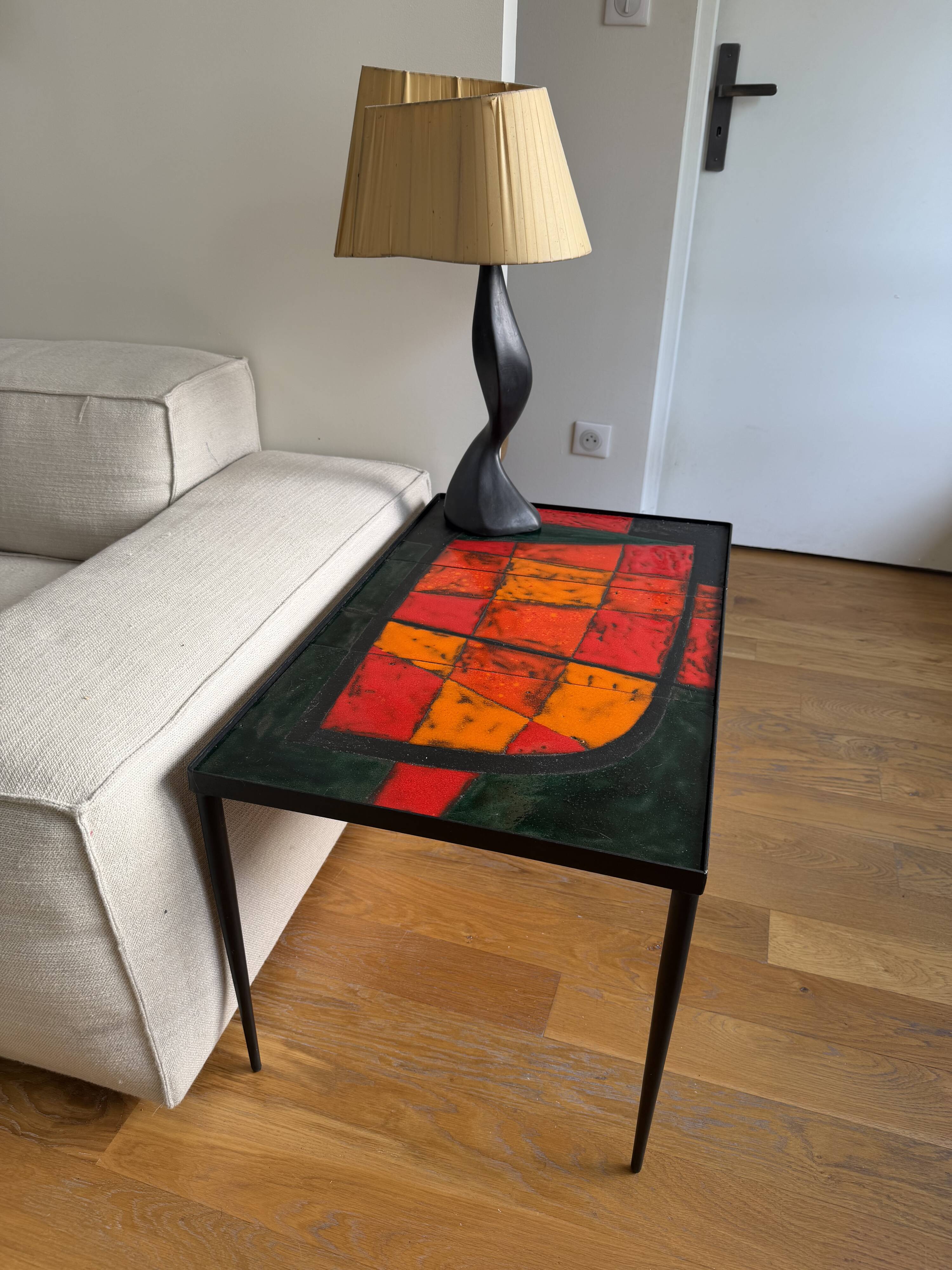 Table basse ceramique de jean et Robert Cloutier en pierre de lave émaillée