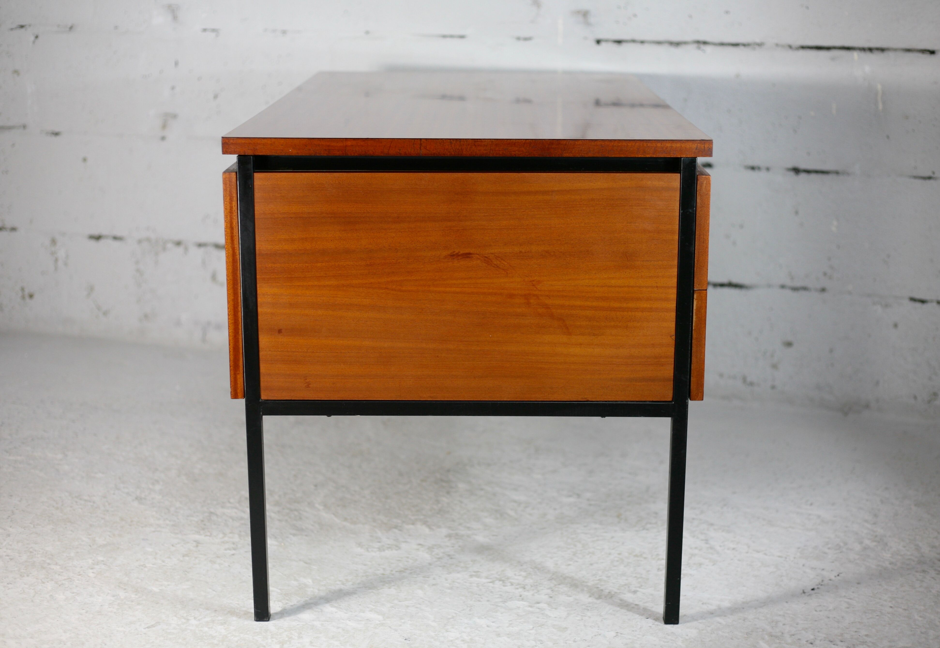 Desk model 620. by Pierre Guariche for Minvielle, France, circa 1955