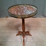 Gueridon dessu marble