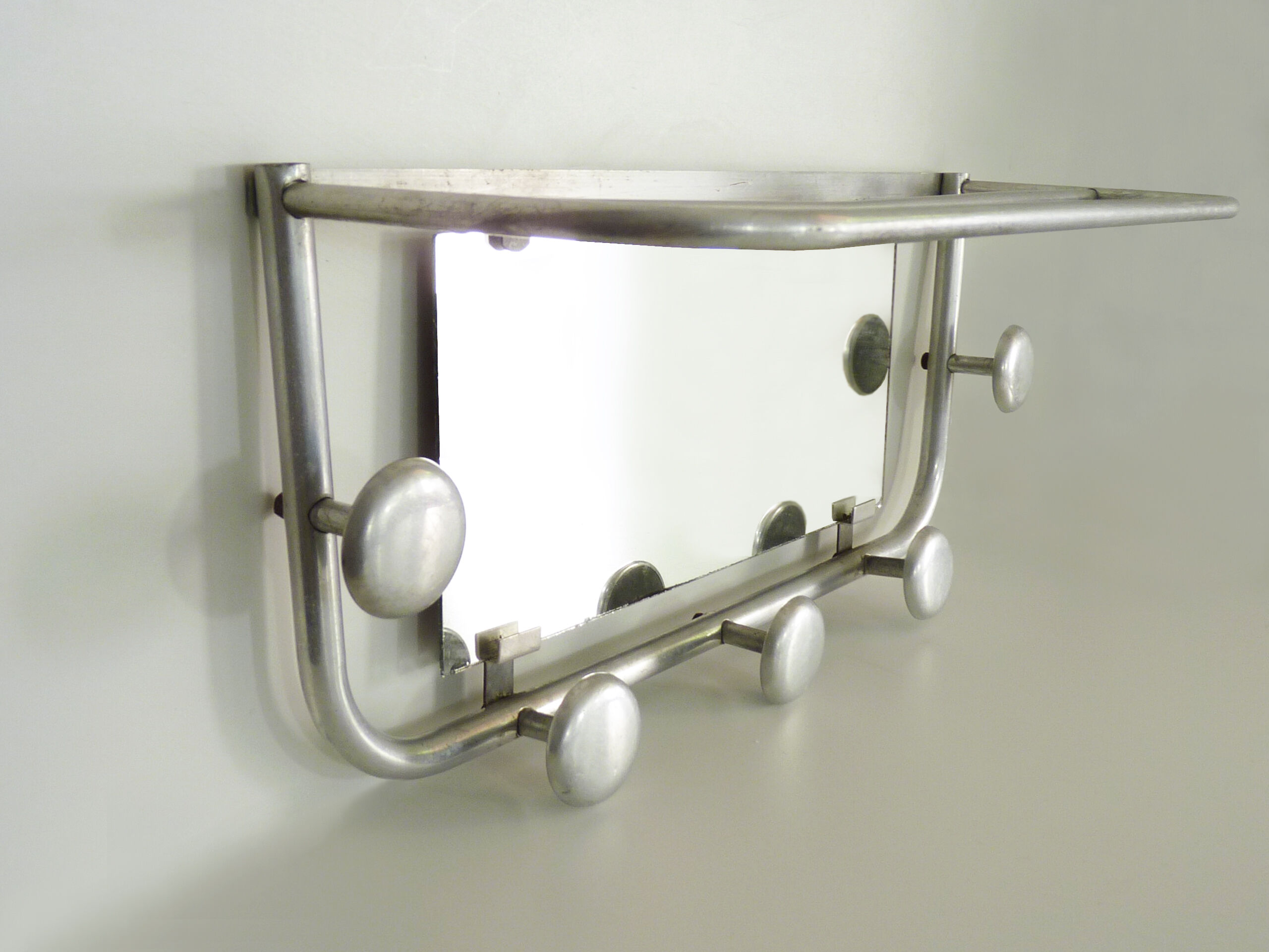 Old aluminum coat holder with mirror, 5 patères and a hat holder. Year 50