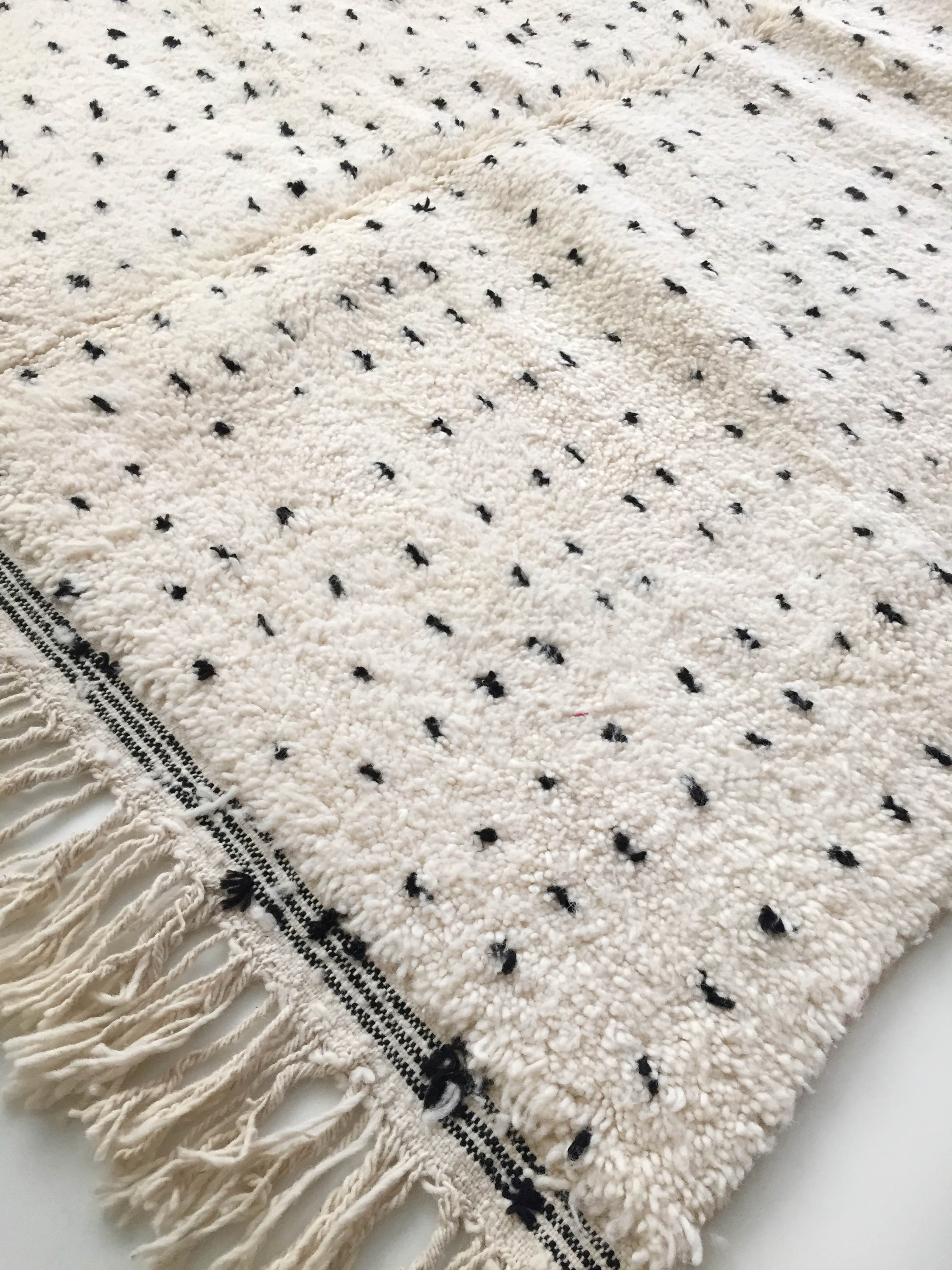 Moroccan Berber carpet Beni Ouarain ecru with black polka dots 223x160cm