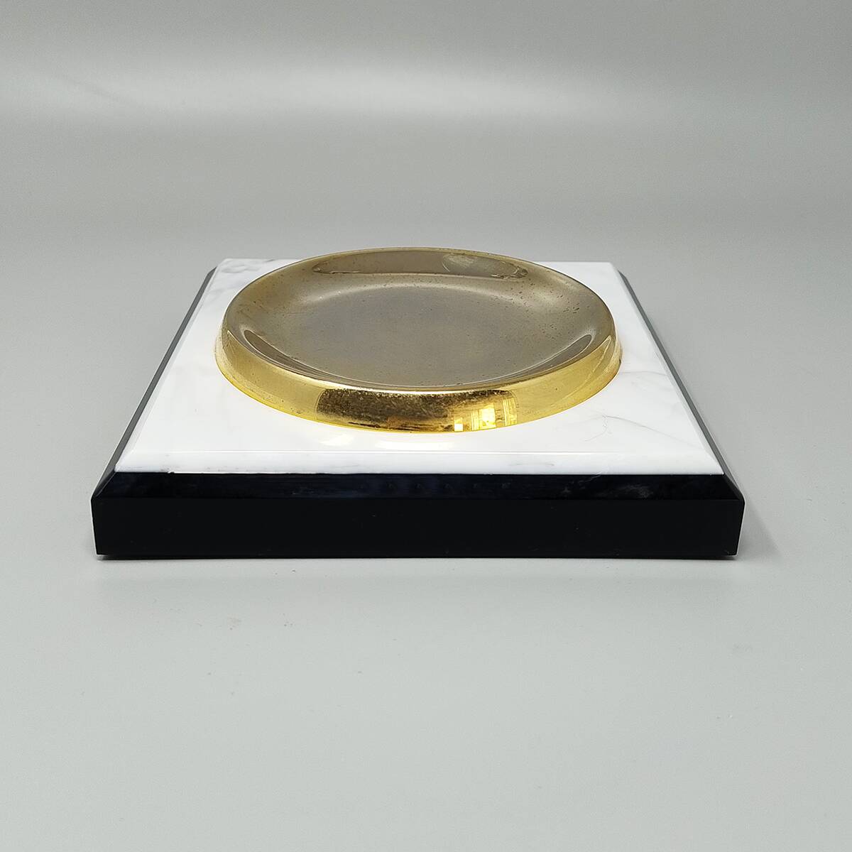 1970s Gorgeous Smoking Set in Lucite and Brass. Made in Italy