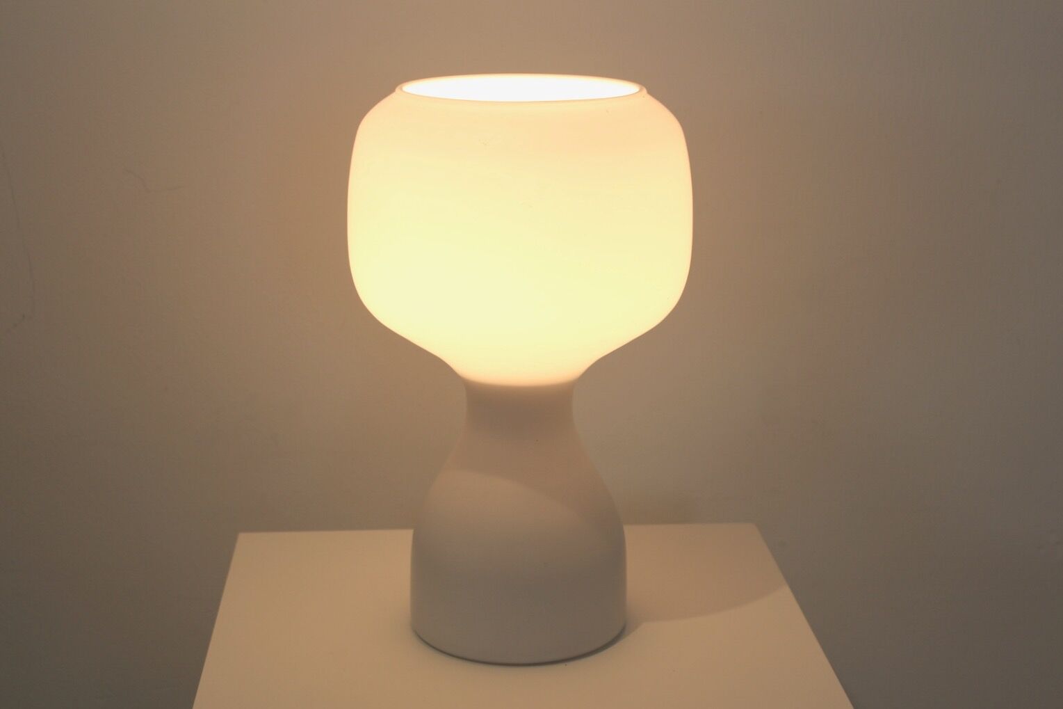 Philips table lamp in white opaline glass