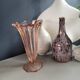 Vase tulipe vintage en verre moulé rose