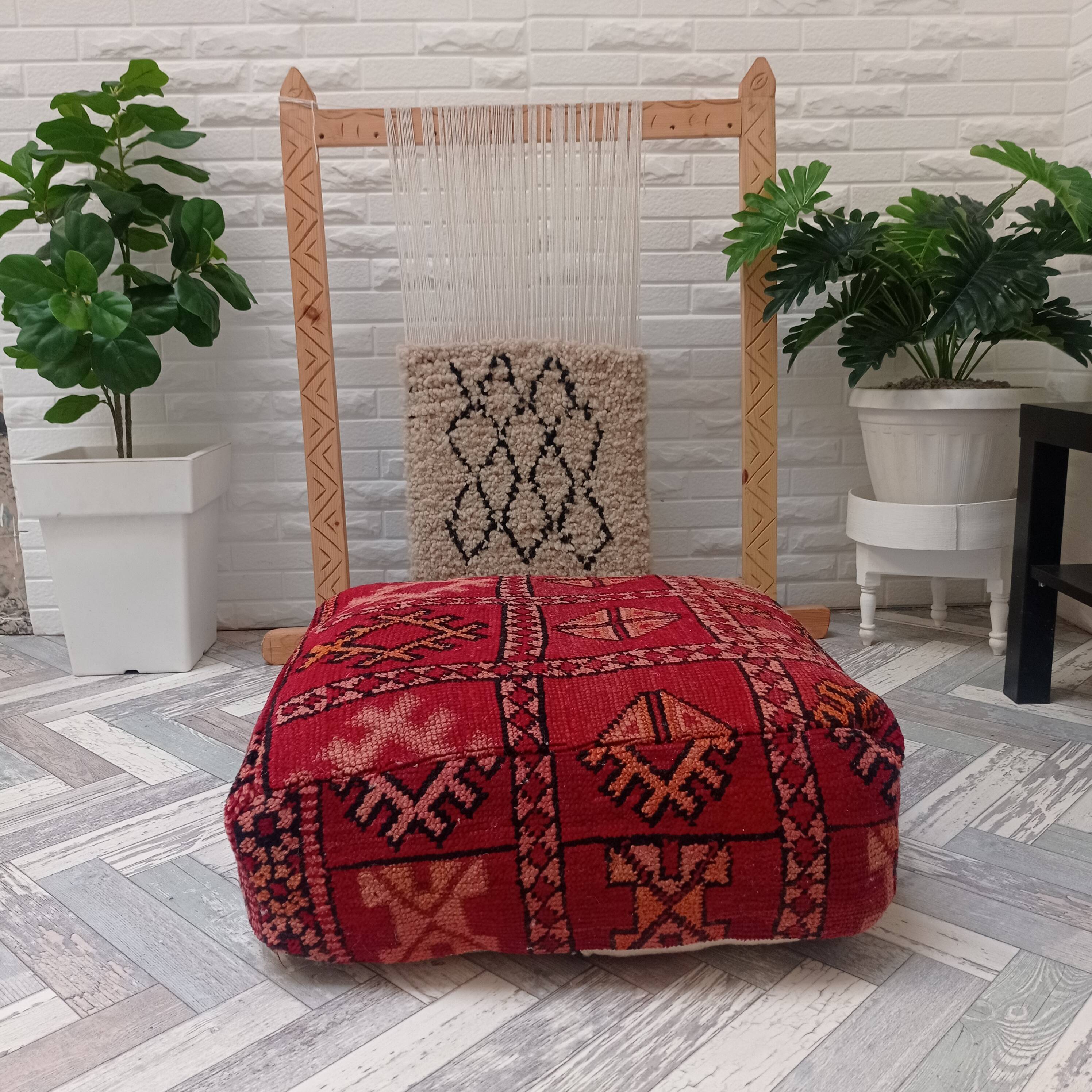 Handmade Berber pouf in wool 60 X 60 X 20 CM