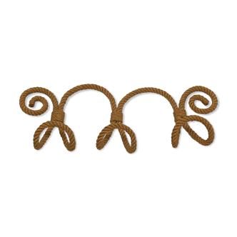 Wall-mounted rope coat rack