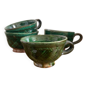 4 glazed earthenware cups