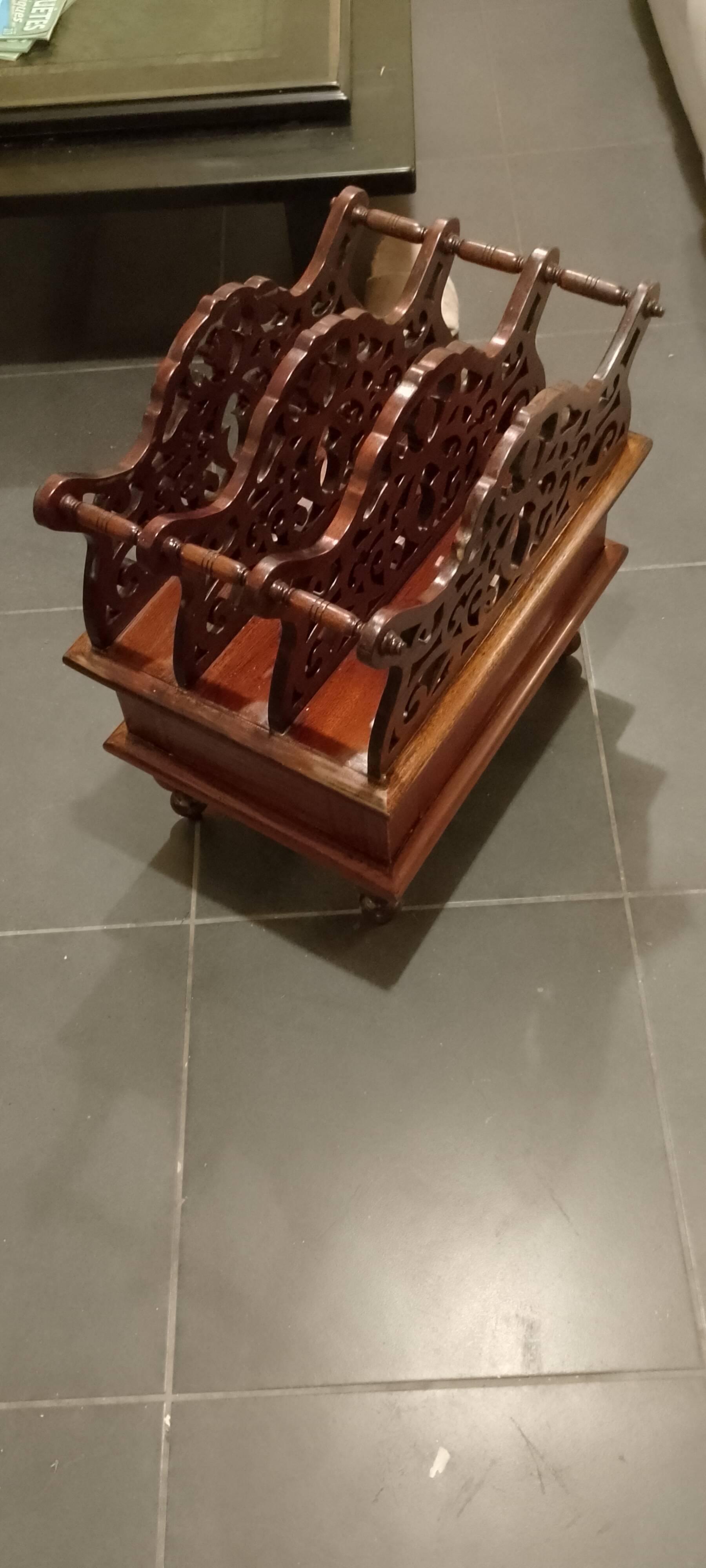 Wooden magazine rack