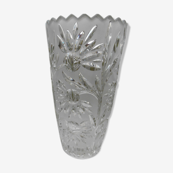 Vase en verre taillé et poli
