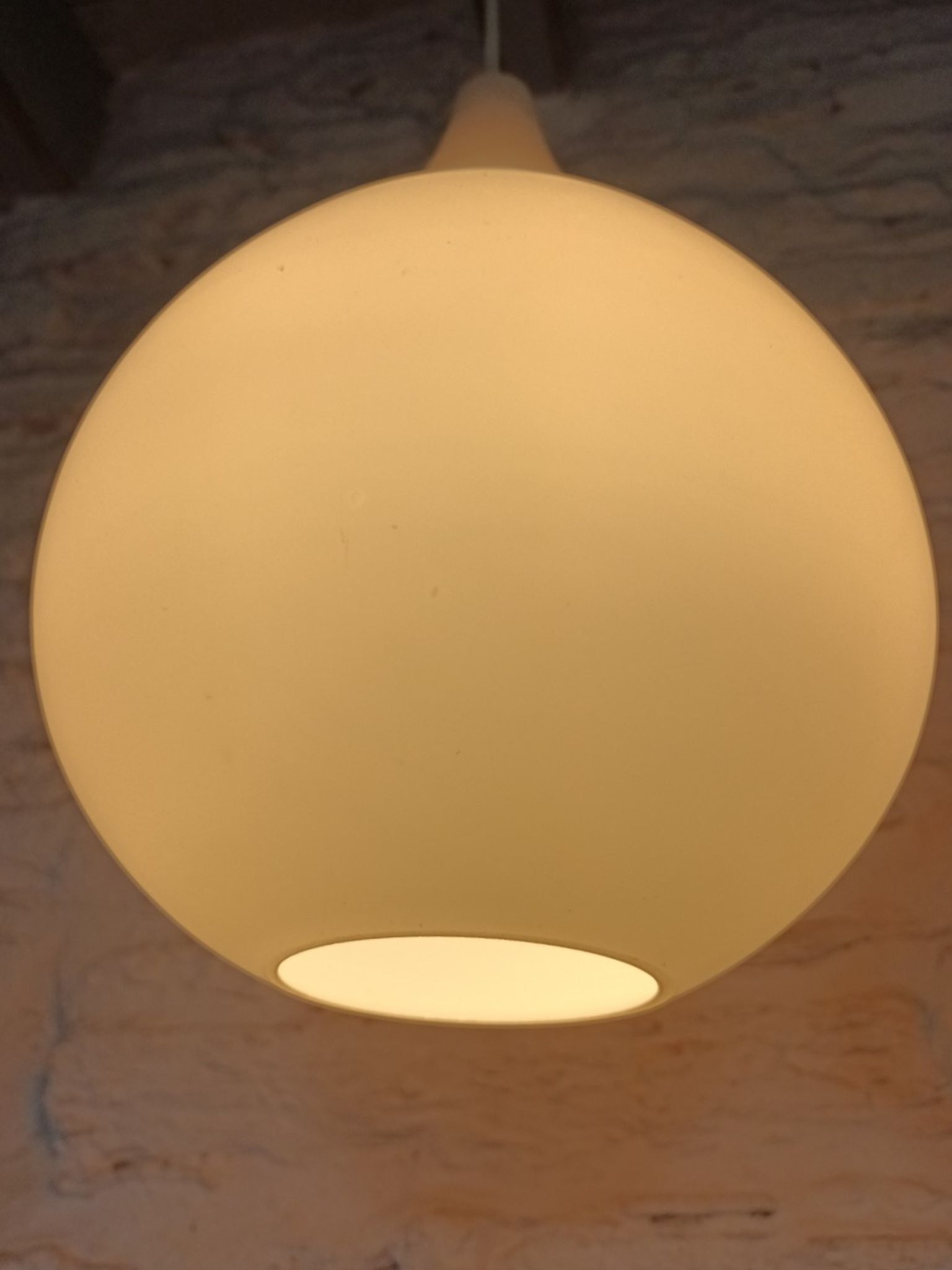 Scandinavian suspension "drop" opaline