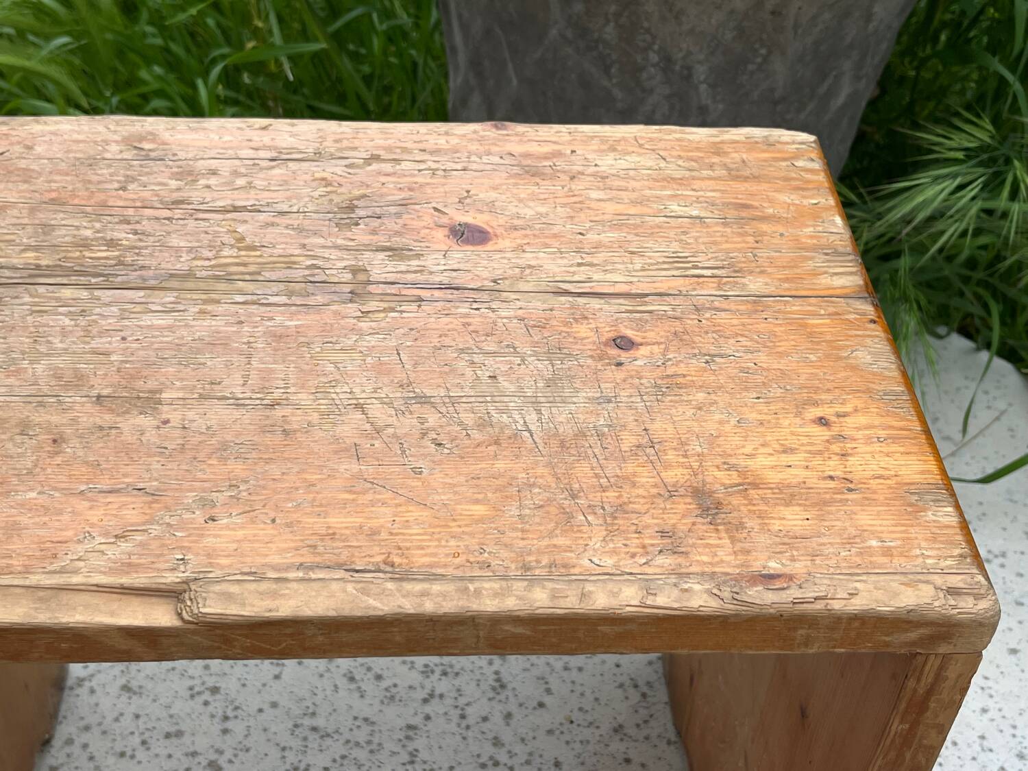 Coffee table and 4 stools set les arcs 1800 by Charlotte Perriand