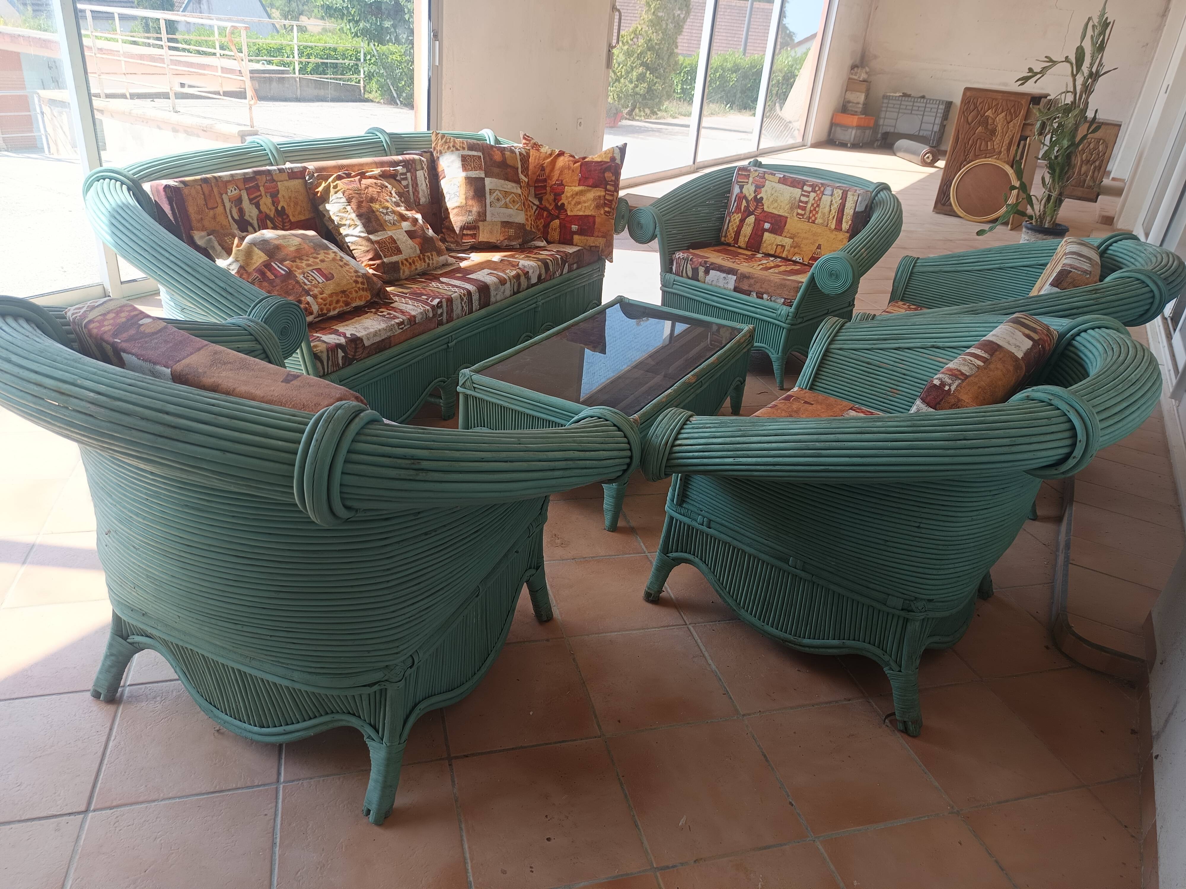 Large rattan lounge