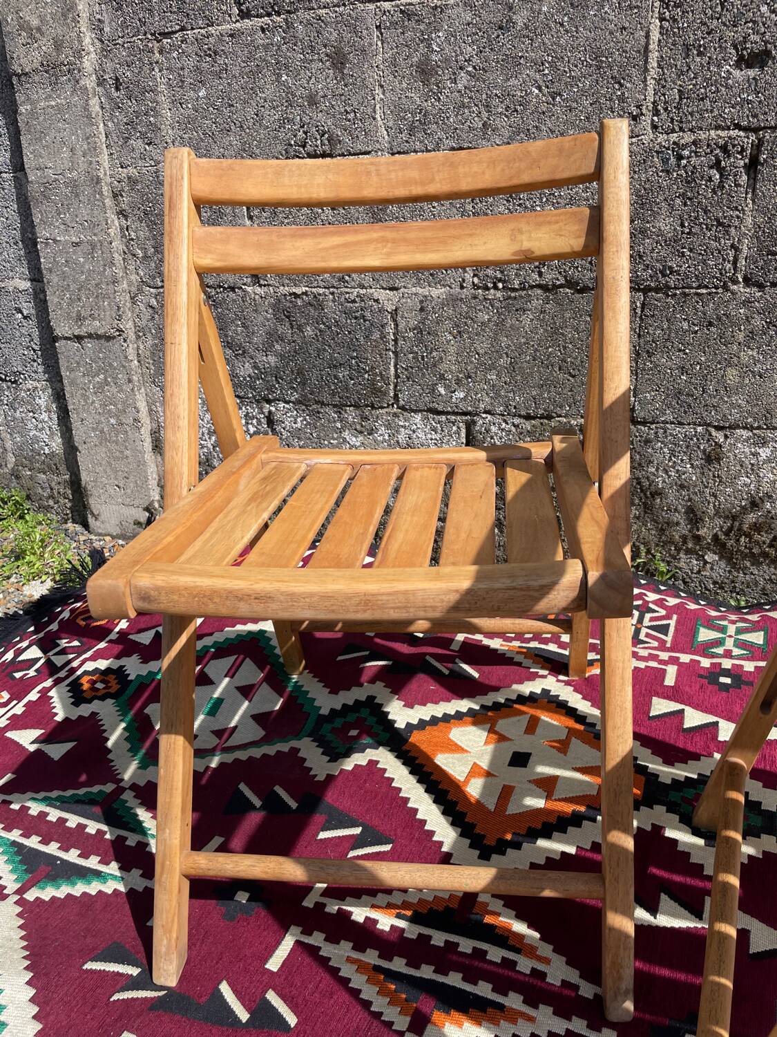 Pair of 80' folding chairs