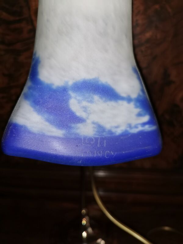 Lampe de bureau ou salon en laiton poli  XXème siècle pâte de verre signé LOTI Nancy