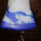 Lampe de bureau ou salon en laiton poli  XXème siècle pâte de verre signé LOTI Nancy
