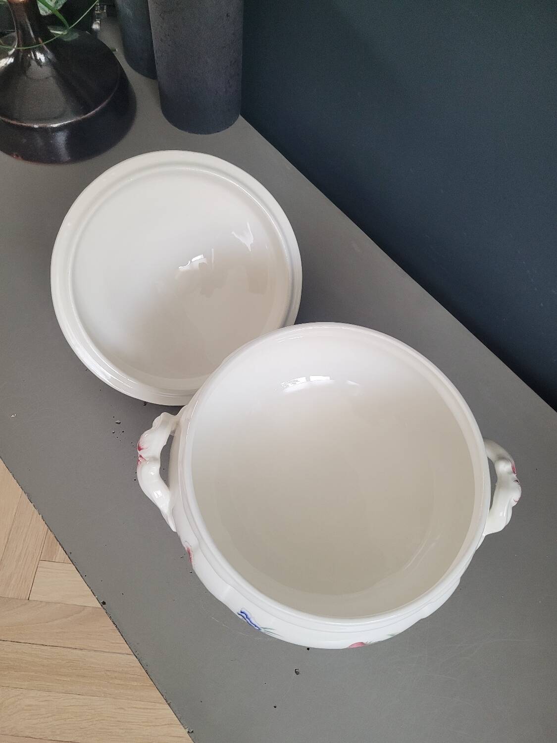 Sarreguemines glazed earthenware soup tureen, Rouen model - dishwasher safe