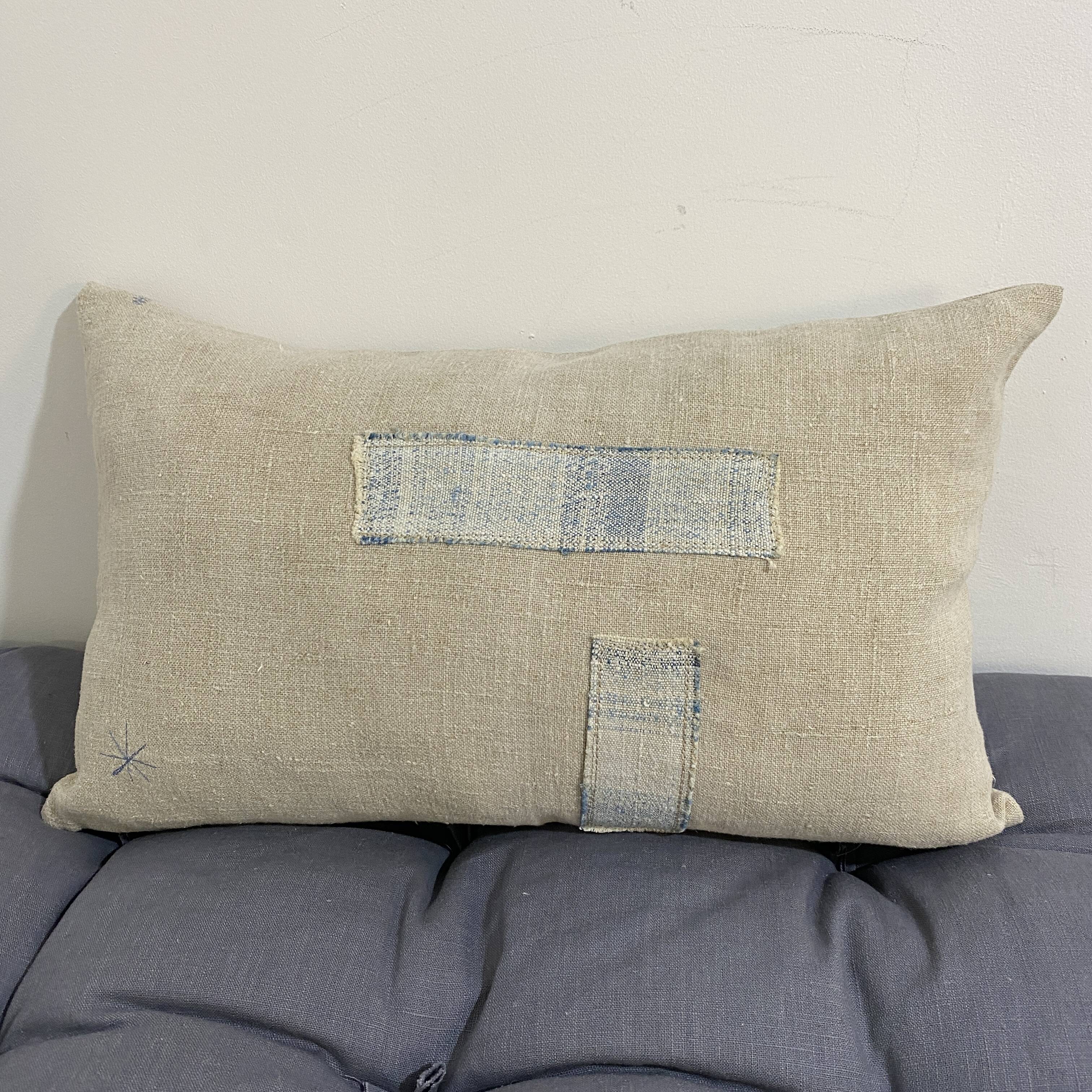 Coussin artisanal en toile ancienne style Kilim