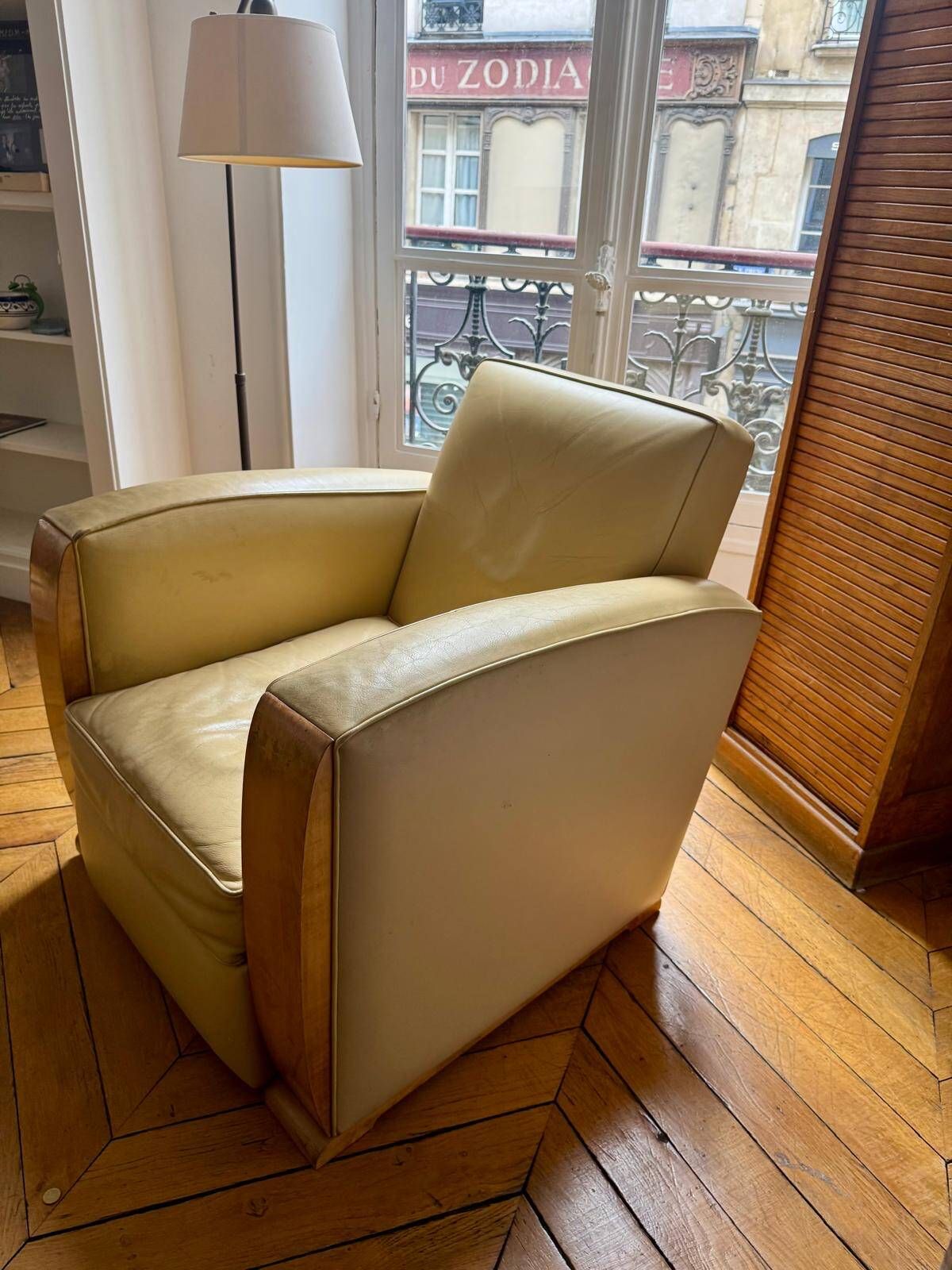 Fauteuil Hugues Chevalier – modèle Pullman – cuir & bois – Art déco