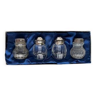 Set of 4 salt shakers