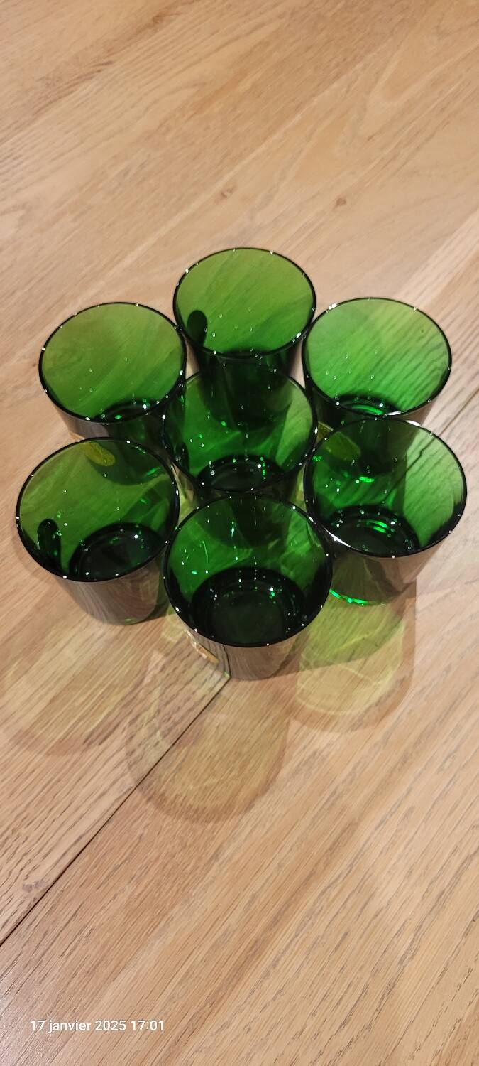 7 BYRRH green glasses