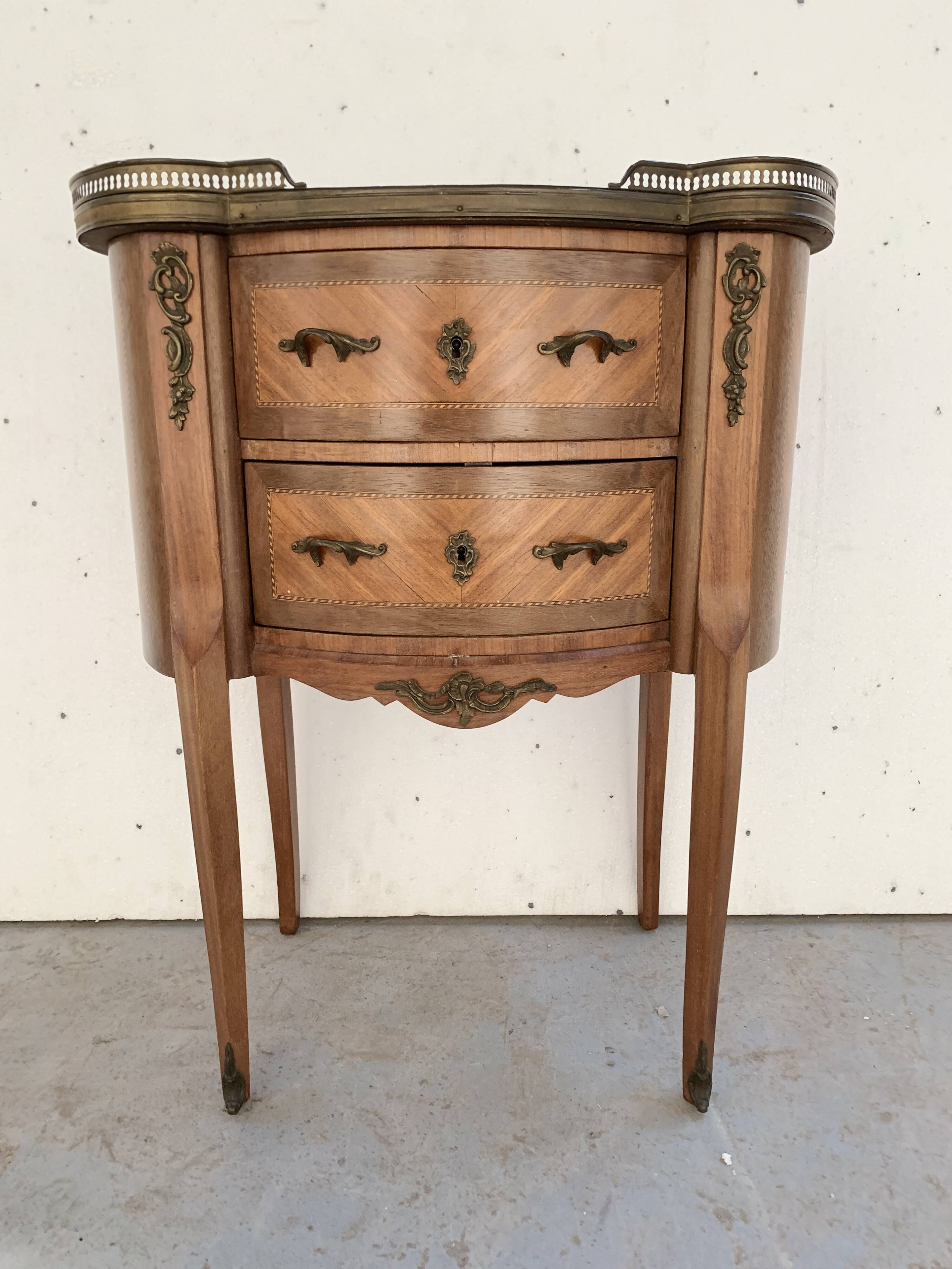 Louis XV style kidney chest of drawers Marble top with brass gallery 20th century