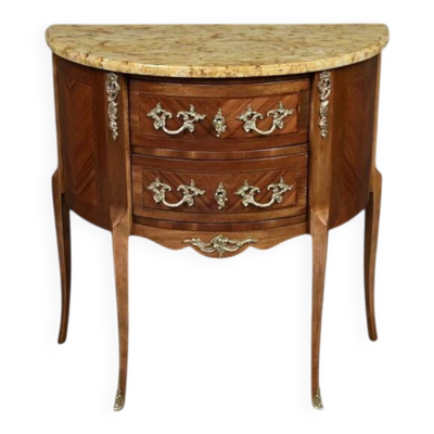 Petite commode sauteuse demi-lune en marqueterie, style transition Louis XV Louis XVI – début XXe