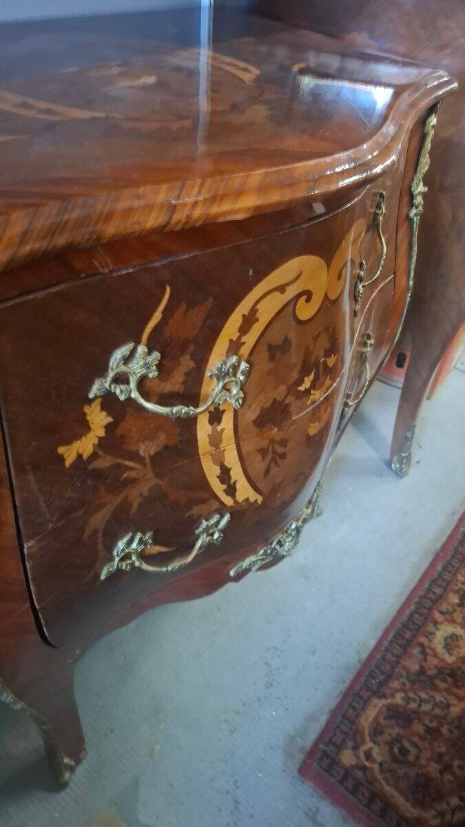 Commode de style louix xv en marqueterie