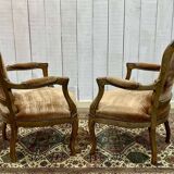 Paire de fauteuils de style Louis XV en hêtre du XXème