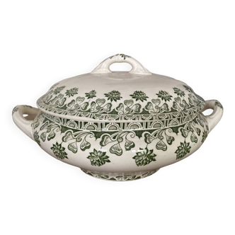 Badonvillier iron clay vegetable dish with clover decoration