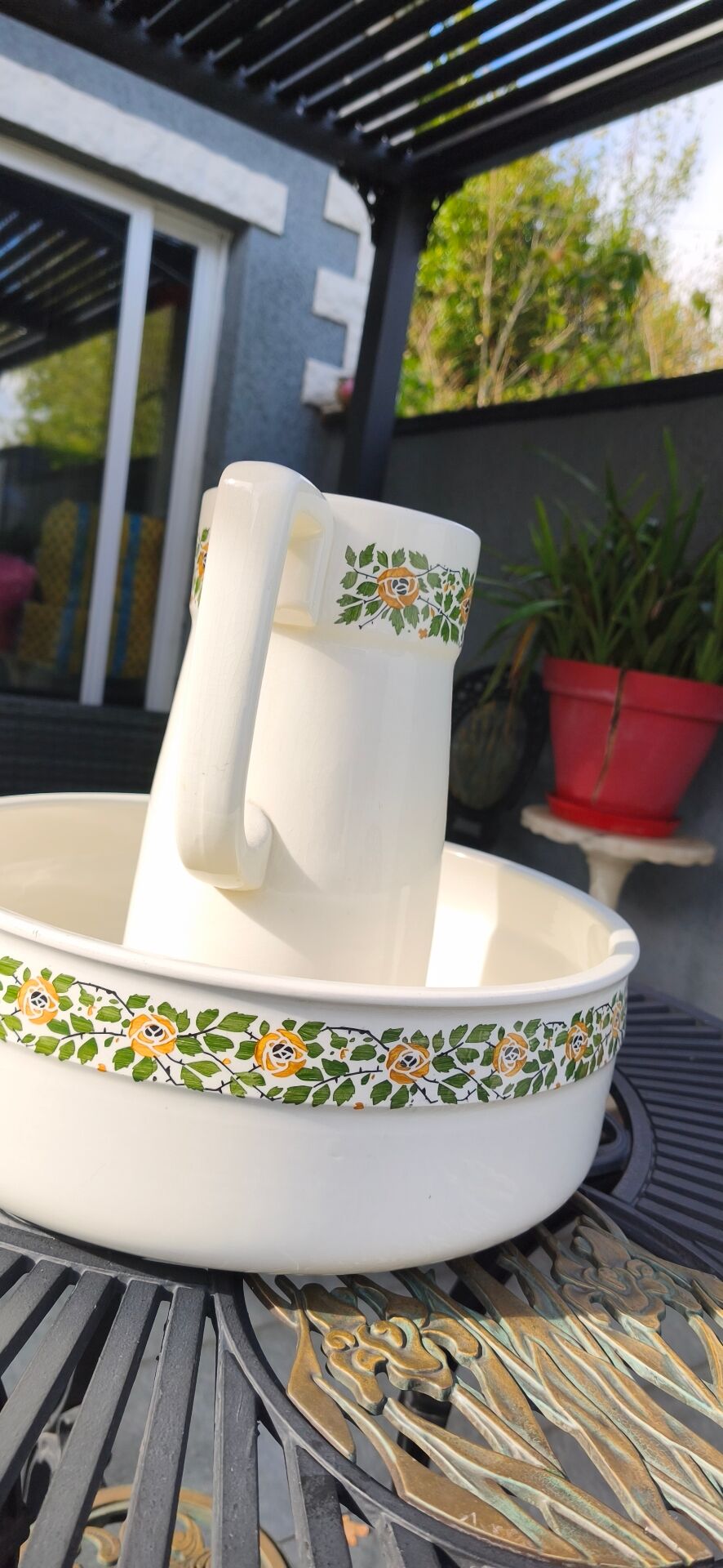 Vintage toilet set in Villeroy & Boch earthenware (1920-1931)