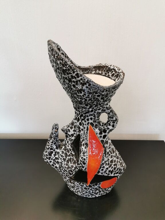 Geometric design vase signed Le Vaucour Vallauris