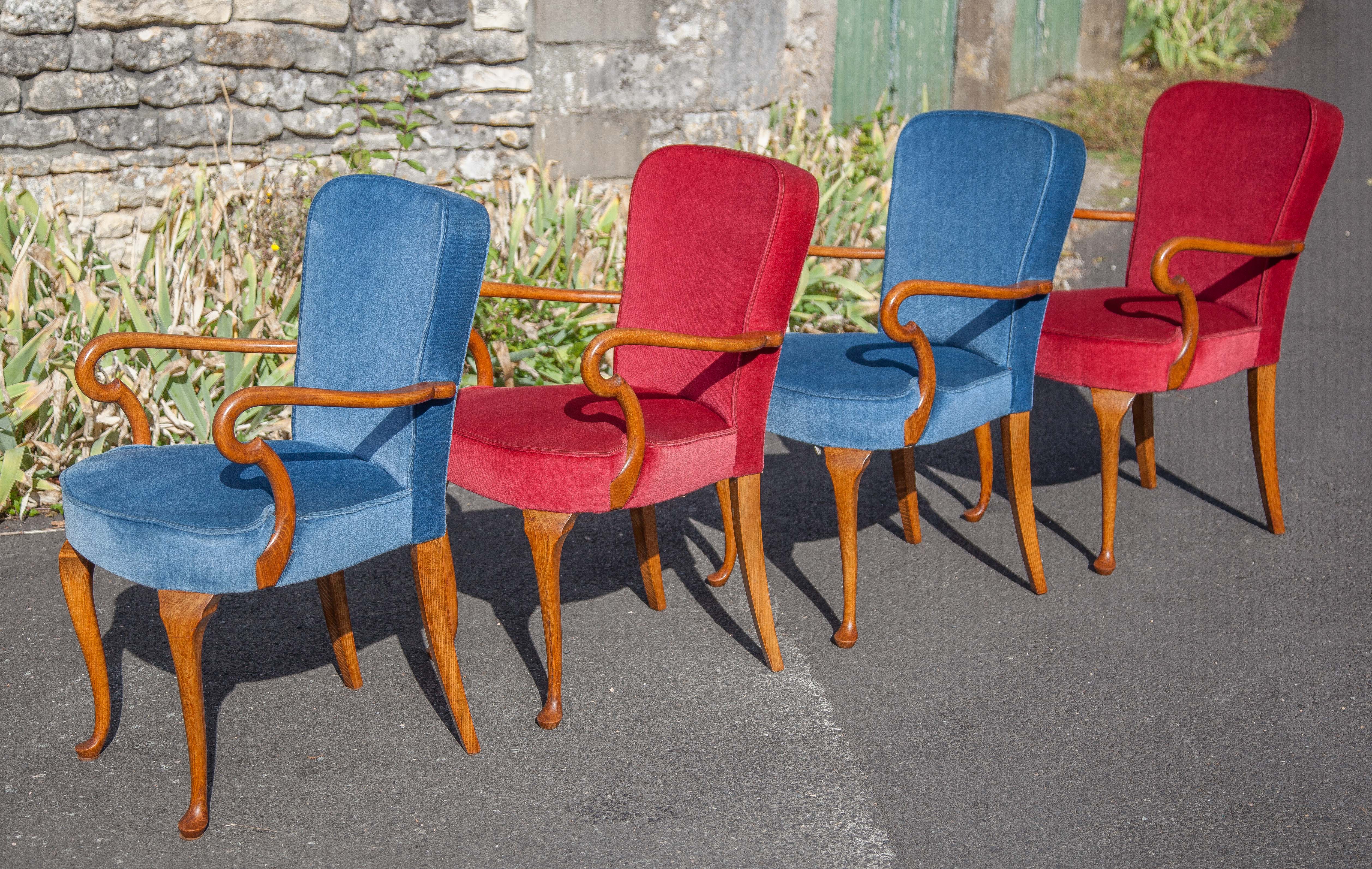 English lounge 4 armchairs and a coffee table Queen Anne armchairs blue and red fabric