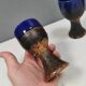 Deux mugs en céramique partiellement émaillée bleue, de Seilast Wisby Suède