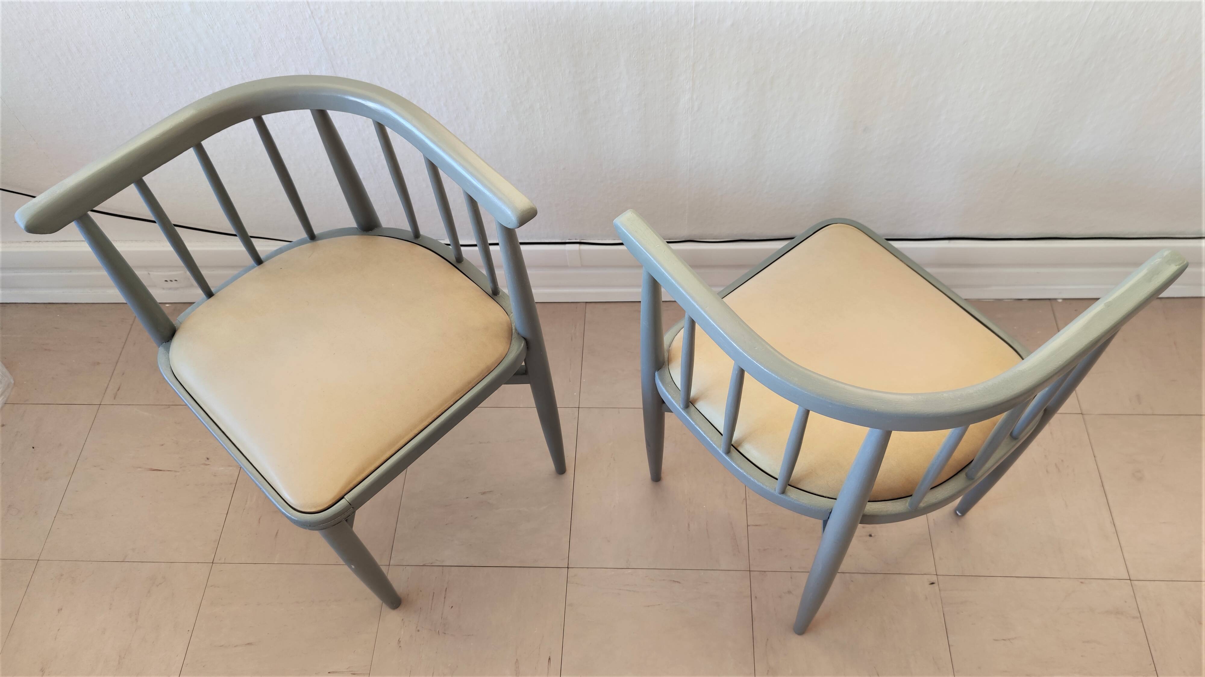 Ensemble Thonet 1960 table et 4 chaises